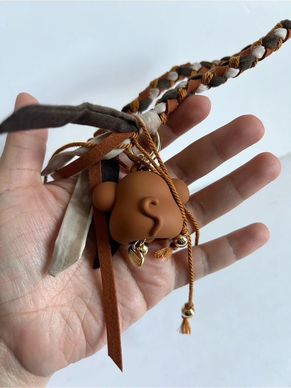 PUCKY tap tap babies pendant